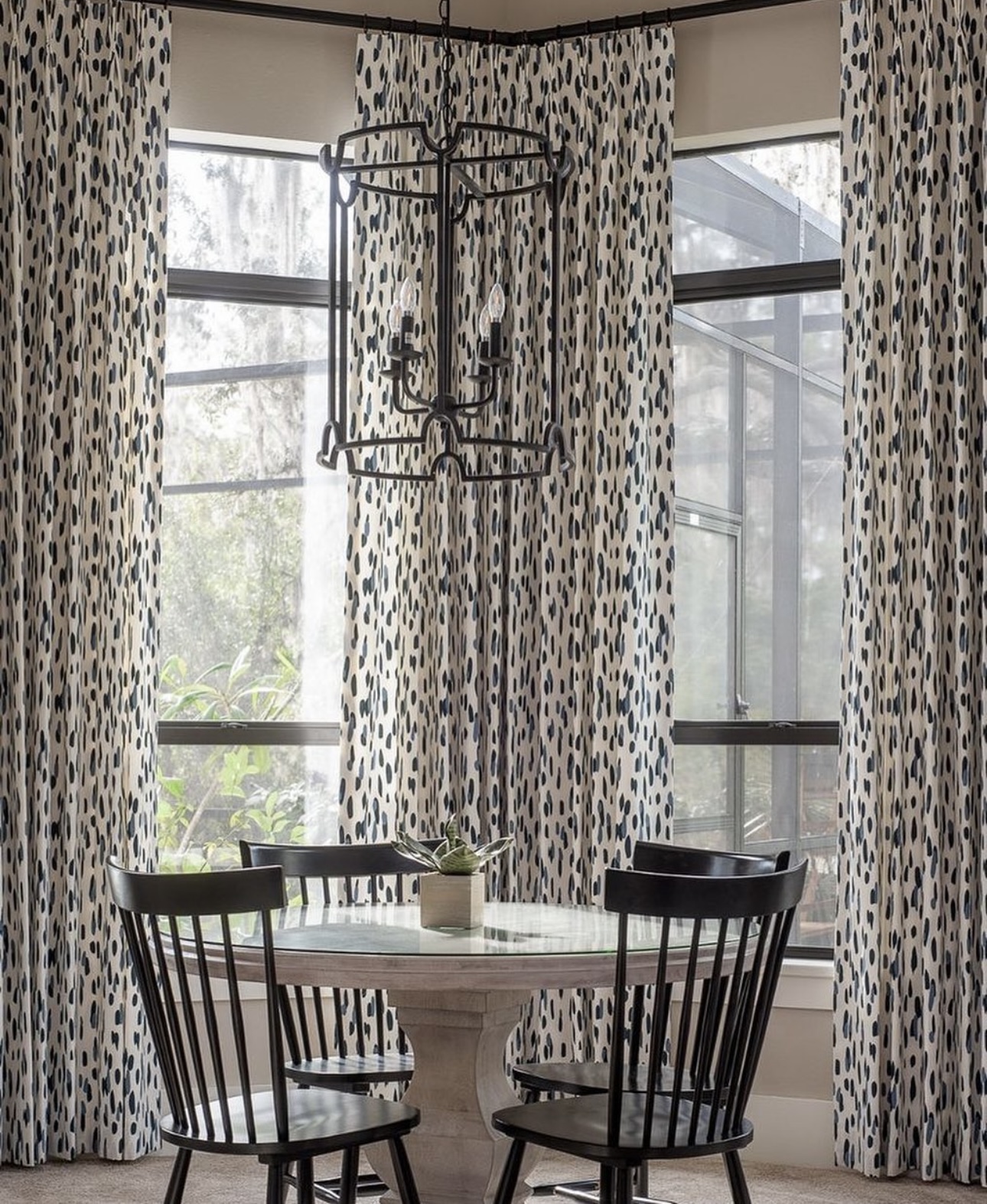 Pinch pleats bay window
